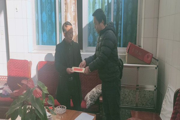 尹大炯副局长慰问退休老干部