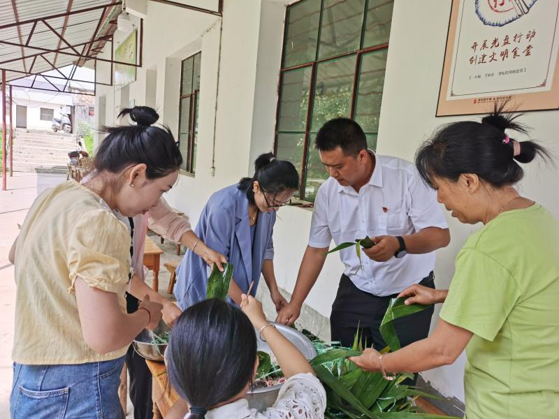 0c1b8219de4934fa20d3ea30c798ce4