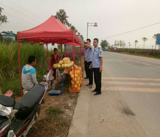 陇川县执法局双节不休息245