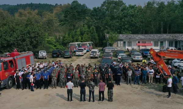 417f5a0b8b6401e85e863e015c7b7ae8