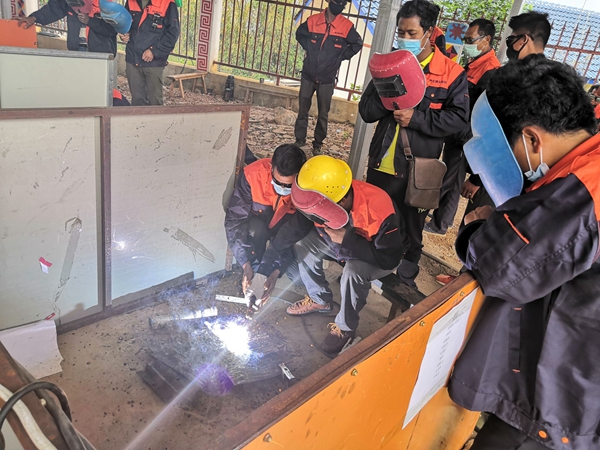 b84e779ee94a694dc9d5b6fd70222fb1