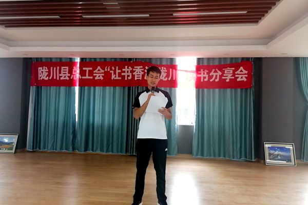 736e9e17a1bb54b24eef1c5a70ef40b8