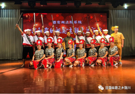 85e0badbaa721addcb9dfb35d1d9be51