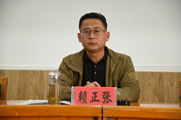 eaa5b9f206ff69e74427f6f8c0a3bae2