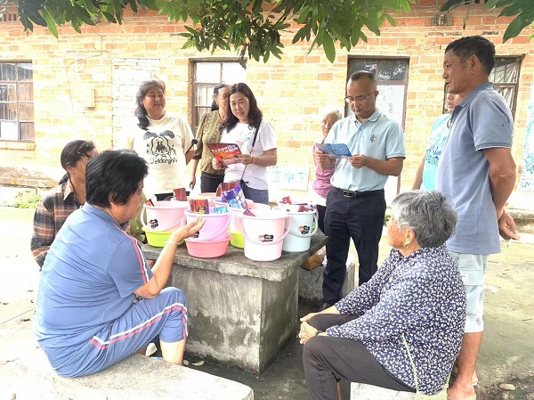 2.到挂钩社区开展宣传