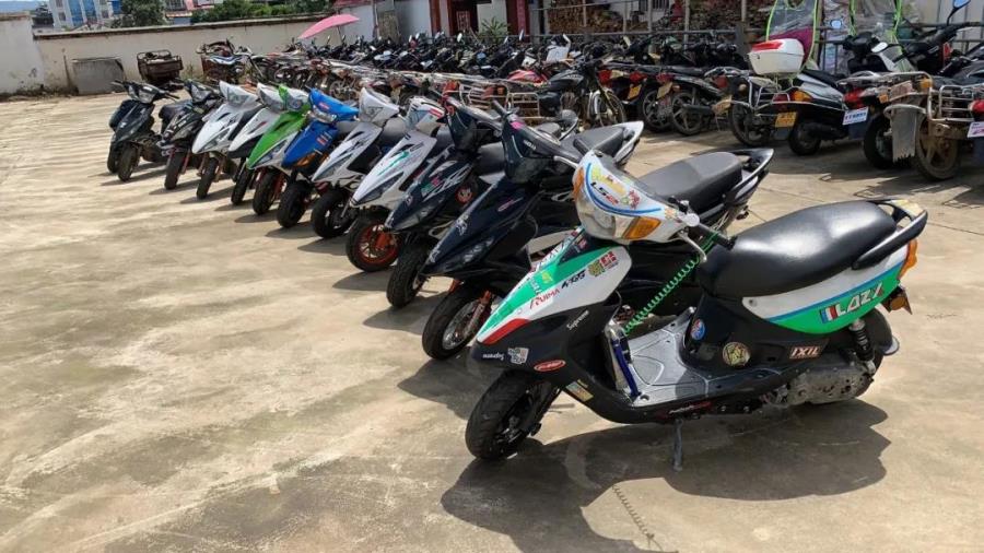 陇川交警重拳整治鬼火摩托车