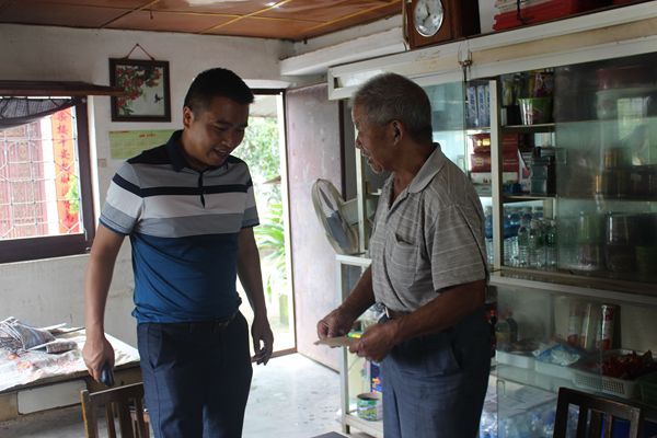 特困帮扶暖人心3_副本