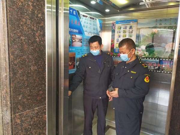 陇川县市场监督管理局开展2021年“两会”“春节”前市场专项检查工作7-17