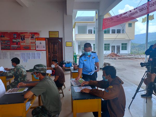 第20期：陇川县市场监督管理局开展食品中毒防控知识主题宣讲活动3