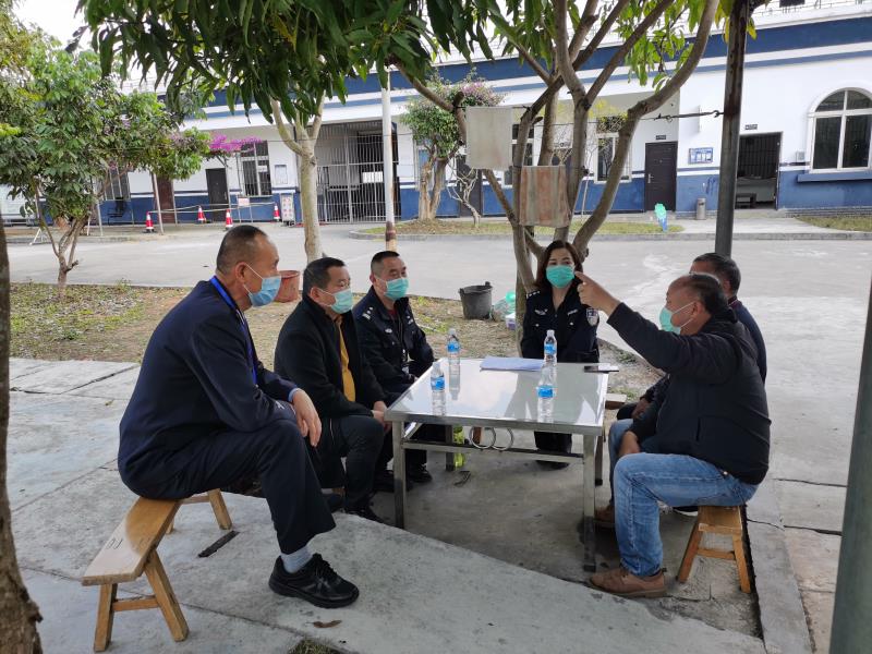 微信图片_20200217111311（闫有局长一行到陇川县看守所查看疫情防控措施落实情况1）