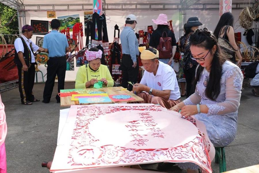 abbc85cc2532edf98ca1884eded4dcd5