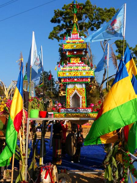 民俗龙阳塔下龙阳人德昂欢歌庆丰节
